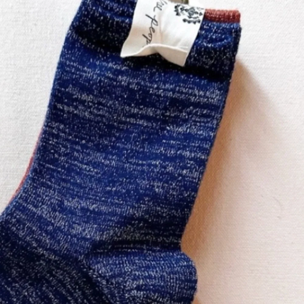 NEW FREE PEOPLE Light Blue pastel Lurex Crew Socks Women’s NWT new in package